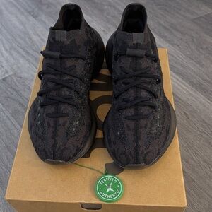 Adidas Yeezy boost 380 (ONYX)